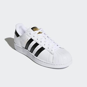 Adidas Originals Superstars size 8